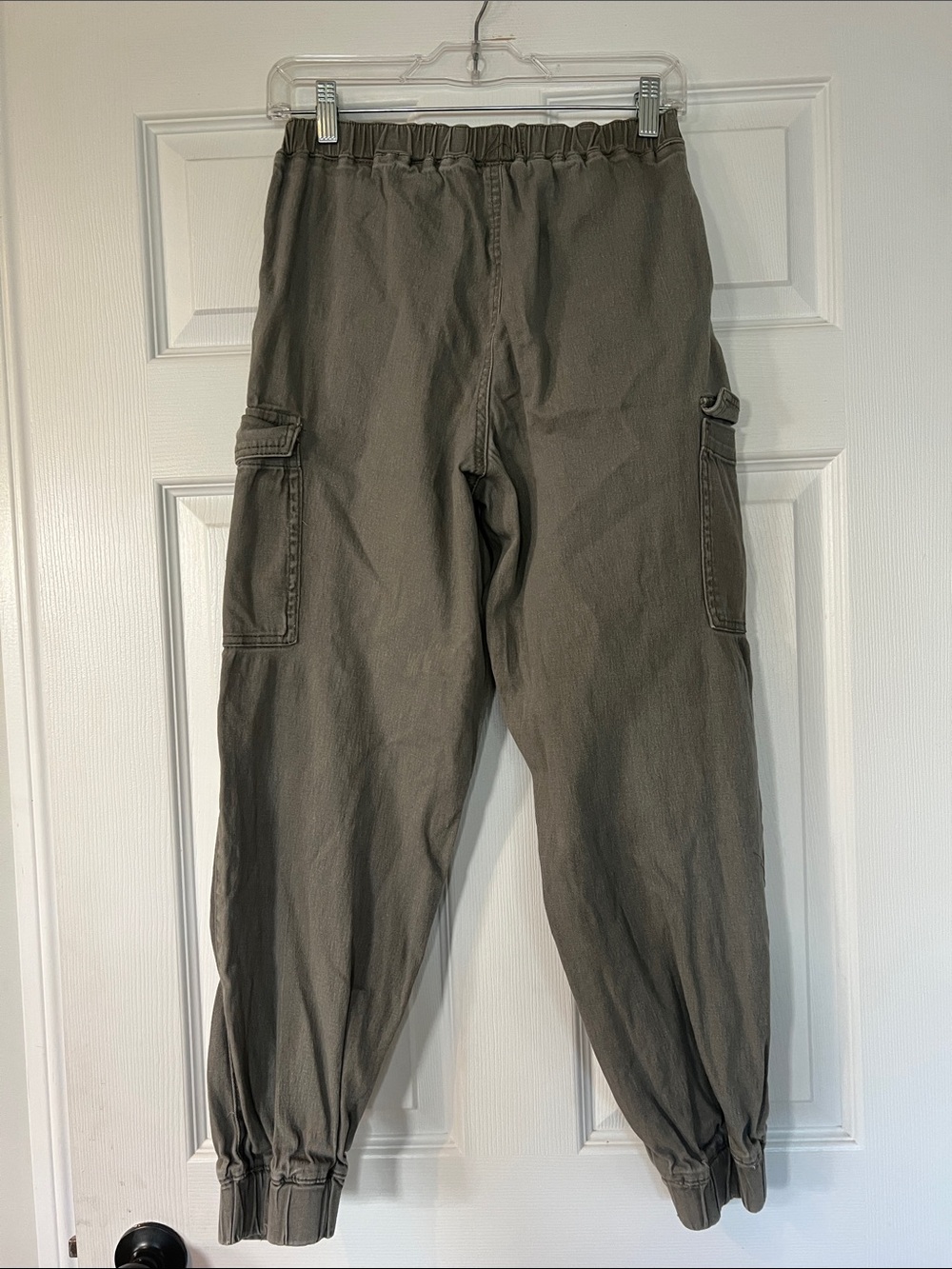 Relaxed Cargo Ankle Pants in Olive Green by Universal Thread - Picture 3 of 4